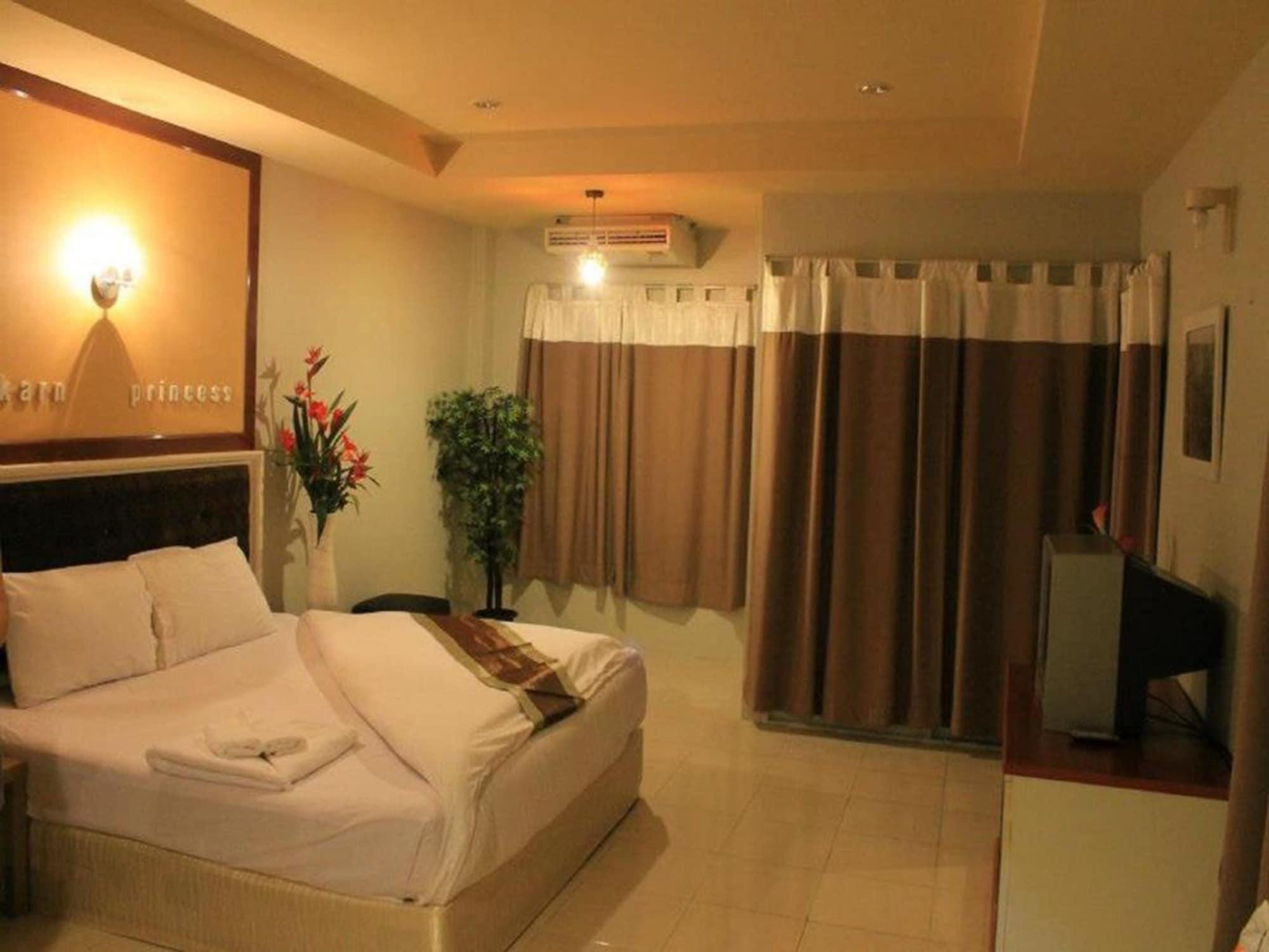 Atikarn Princess Hotel & Resort Удон-Тхани Экстерьер фото