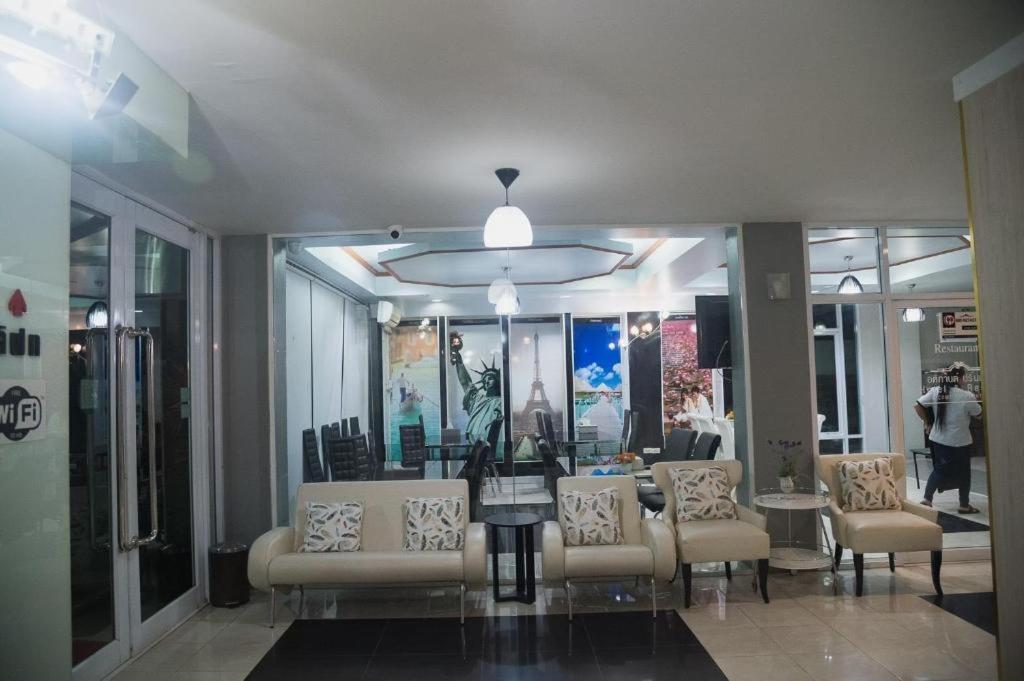 Atikarn Princess Hotel & Resort Удон-Тхани Экстерьер фото