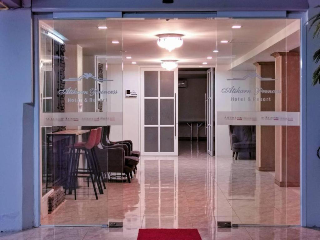 Atikarn Princess Hotel & Resort Удон-Тхани Экстерьер фото